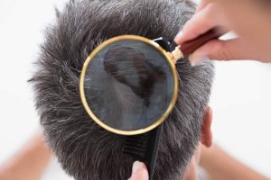 In questo articolo parliamo di cheratina, la proteina più importante dei capelli. Com'è fatta, come viene prodotta e perché è così importante per il benessere del capello. Quali sostanze possono danneggiarla e come contribuisce alla messa in piega.