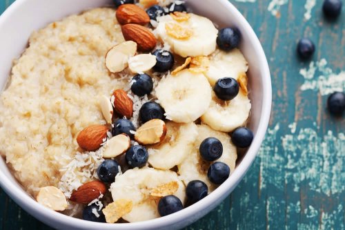 In questo articolo parliamo di Avena e Cliachia, analizzandone la Pertinenza in una dieta priva di Glutine. Cosa Dicono gli Studi? Quali sono le Dosi di Avena che possono Essere Consumate dai Celiaci? Consigli e Considerazioni sull'Avena senza Glutine