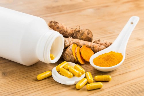 Gli integratori di curcuma sono tra i più venduti, grazie alle proprietà digestive e alle evidenze sperimentali su un possibile ruolo antinfiammatorio e anti-cancro