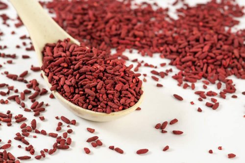 In questa recensione parliamo del Riso Rosso Fermentato (integratore alimentare utile per abbassare i livelli di colesterolo nel sangue), analizzandone ingredienti, efficacia e modo d'uso, benefici, controindicazioni, prezzo ed effetti collaterali