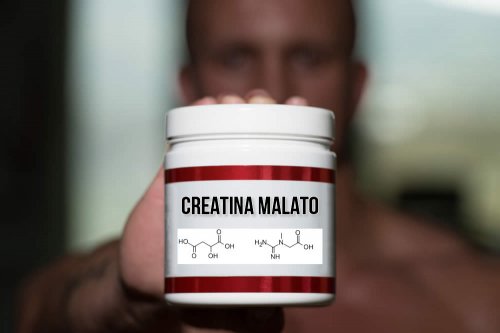 La creatina malato è composta da 2 o 3 molecole di creatina legate ad acido malico. Si presume che tale associazione migliori la solubilità della creatina, mentre l'acido malico potrebbe sostenere ulteriormente la produzione energetica