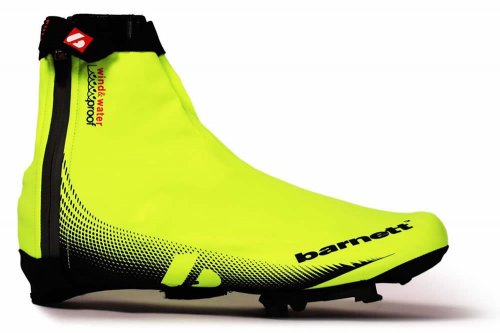 I copriscarpa sono disponibili in diversi modelli, ad esempio copriscarpa invernali in pile e Gore-Tex per proteggere dal freddo e dalla pioggia; copriscarpa contro la pioggia in Nylon e neoprene; copriscarpa da cronometro in lycra e polipropilene